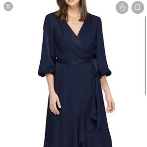 EUC Gal Meets Glam Jennifer wrap dress.   Size 2.